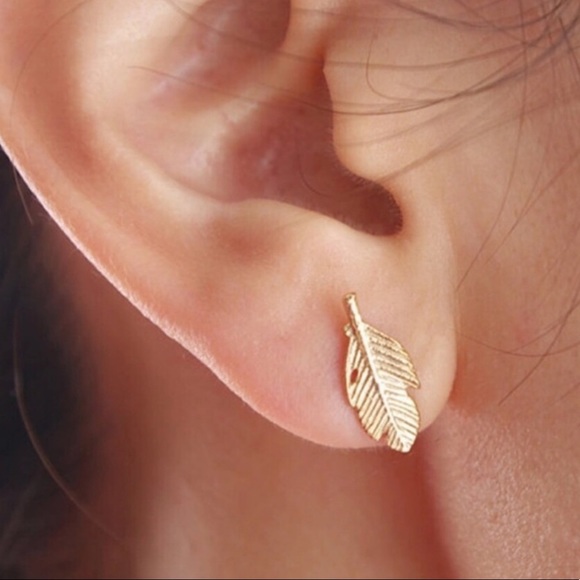 The Chic Petunia Jewelry - New Adorable Dainty Leaf Gold Plated Earrings The Chic Petunia Jewelry - New Adorable Dainty Leaf Gold Plated Earrings